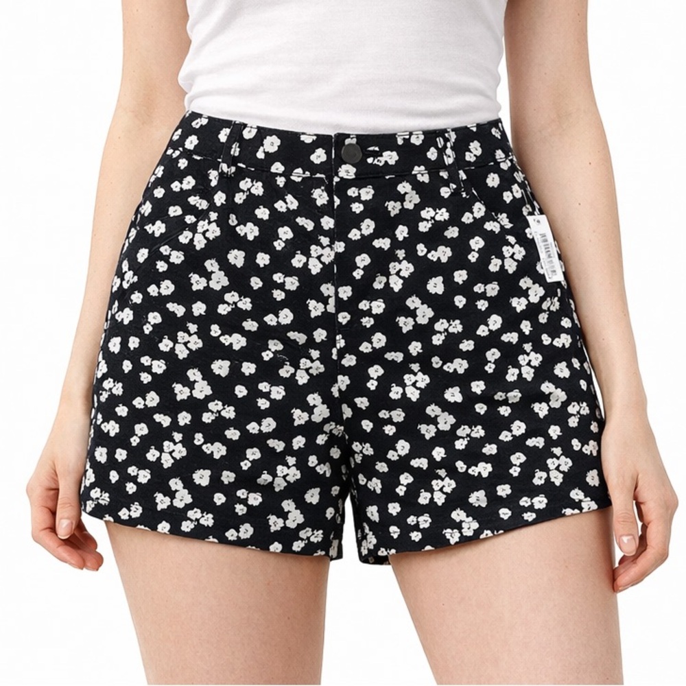 Amazon Essentials NWT black floral shorts women’s 16